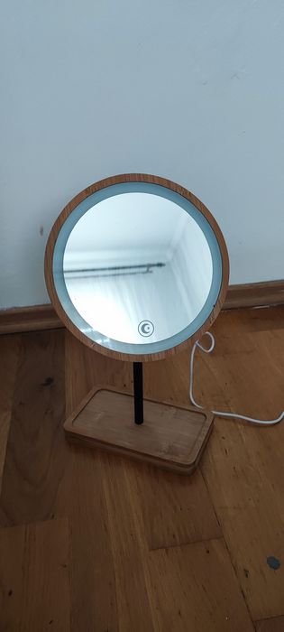 Lampa machiaj cu lumina