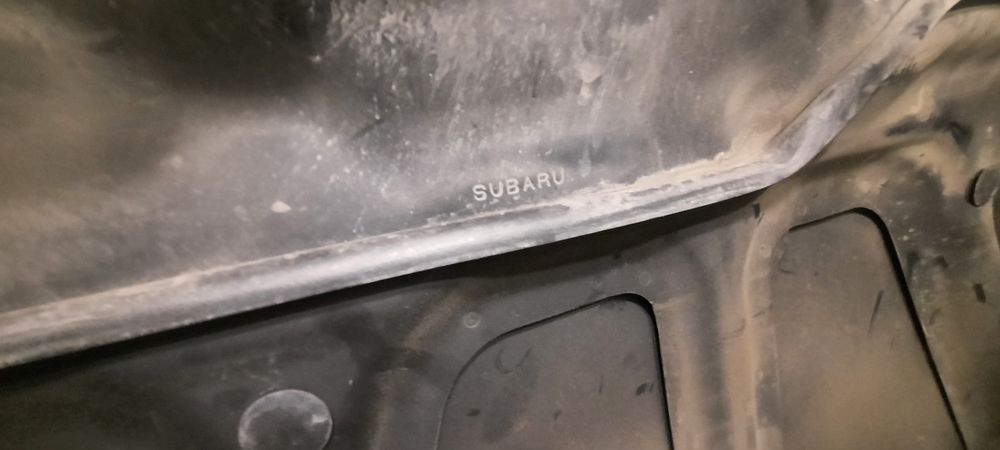 Капот от субару Subaru оригинал