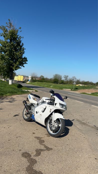 Suzuki gsxr motor 600cc