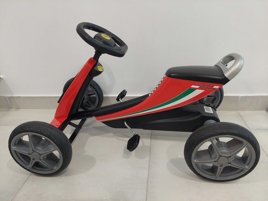 Cart cu pedale Ferrari