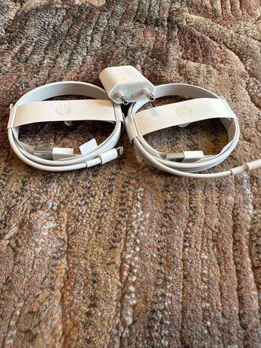 Cablu lighting si adaptor