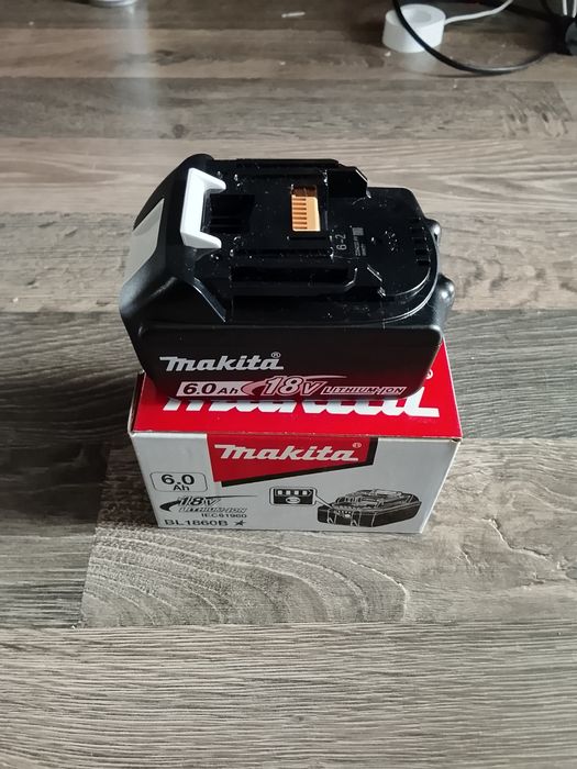 4 buc baterii Makita de 6A Noi.