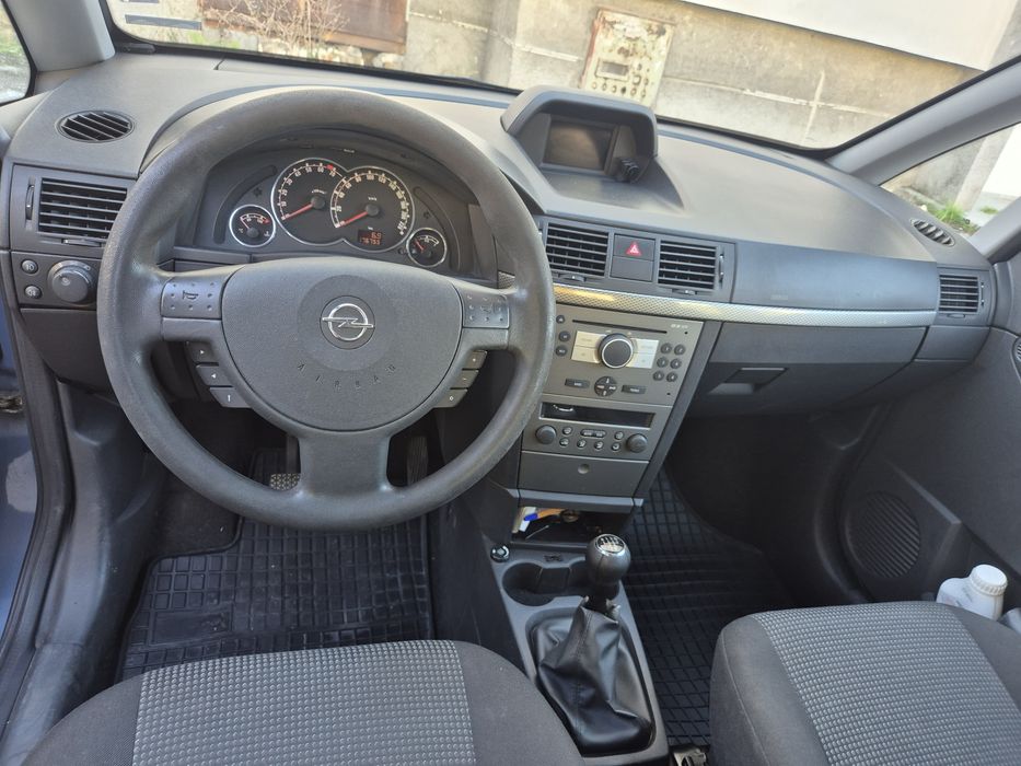 Лек Автомобил Opel Meriva