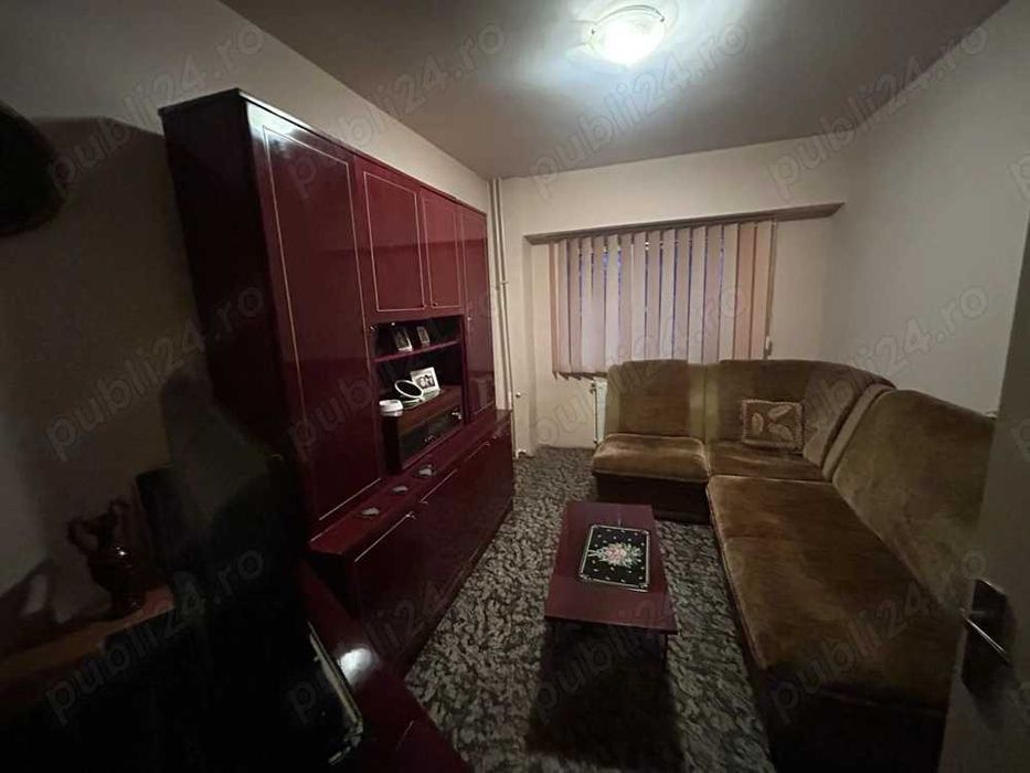 Apartament cu 3 camere ( spatiu comercial) CET ANDA