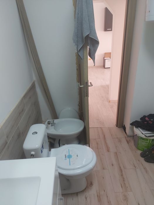 De vanzare apartament cu 2 camere renovat 50 mp etaji 4