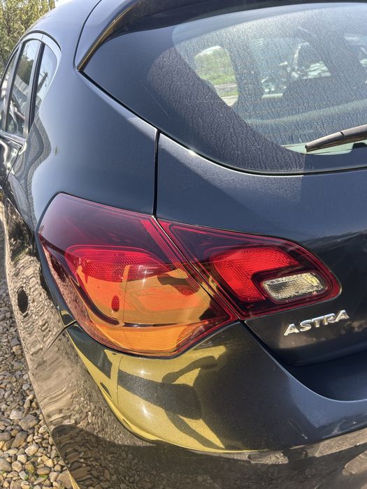 Stop dreapta pe aripă Opel Astra J 2014 facelift hatcback