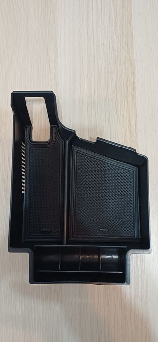 Cutie de depozitare pentru consola centrala!