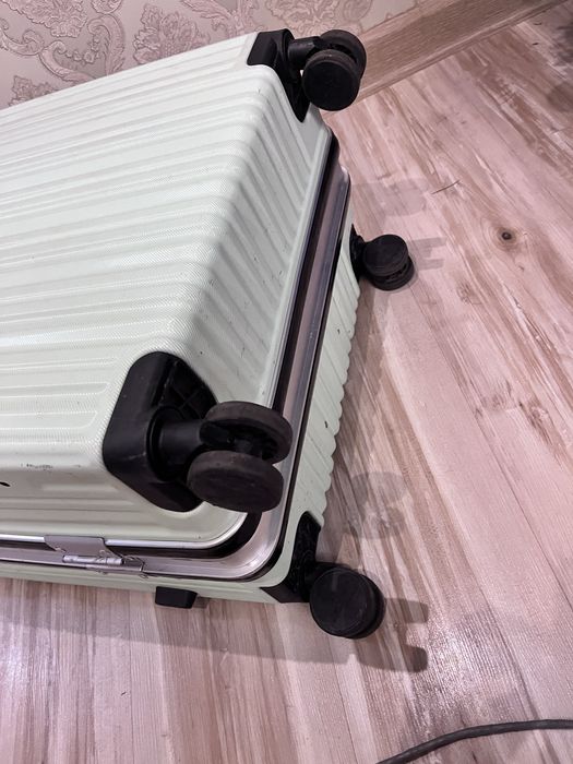 Чемодан 87 л как новый