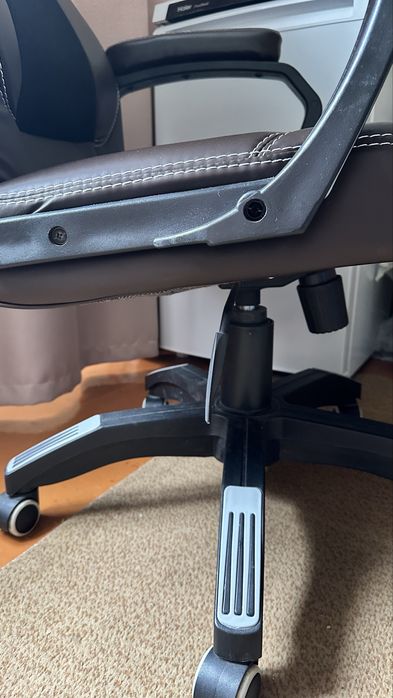 Кресло комьпьютерное офисное