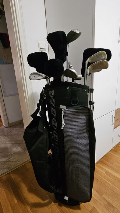 Комплект стикове за голф с чанта