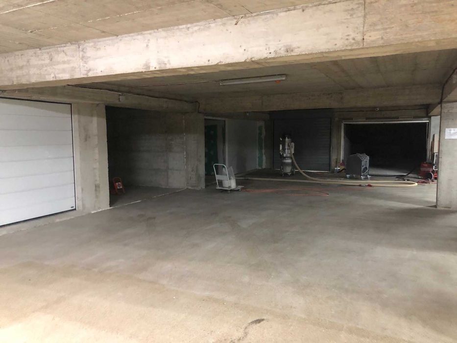 Дава се под наем Гараж / Паркомясто в Варна, Базар Левски - 22 кв.м за 127.5 € - Снимка #2