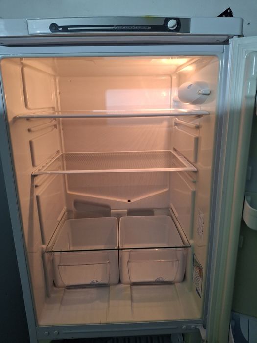 Арзан Холодильник Индезит сатылады.