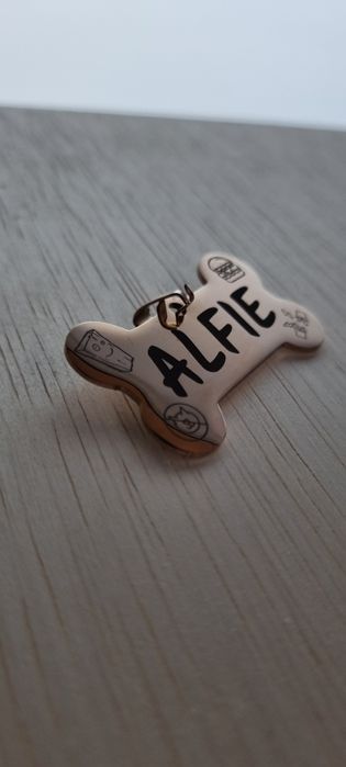 Gravură laser/ inscripții metal plastic lemn granit