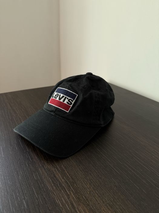 Levi’s Бейзболна шапка от памук