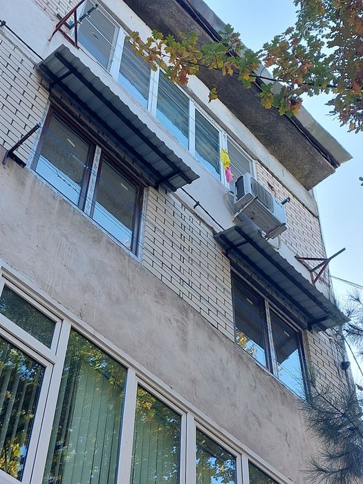 Козырьки  Установка  Белевые  РОЛИКИ + Подоконники наружная !