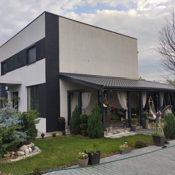Vand sau Schimb casa in Clocociov