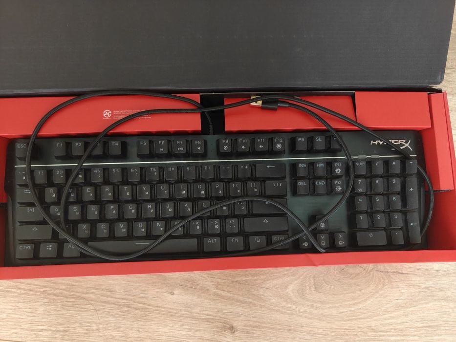 Продам клавиатуру Hyperx