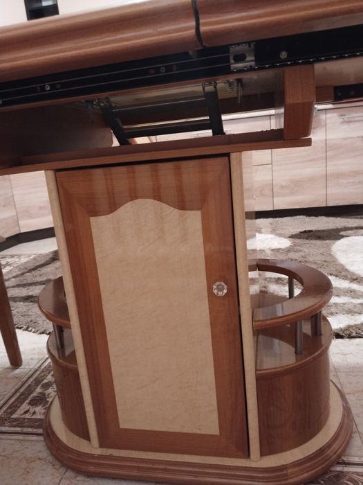 Кухненный стол со стульчиками