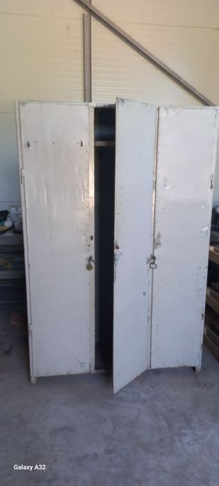 Dulap metalic 3 usi / fiset