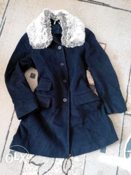 Черно палто с подарък яка