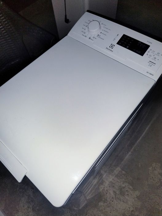 Vând mașina de spălat Electrolux