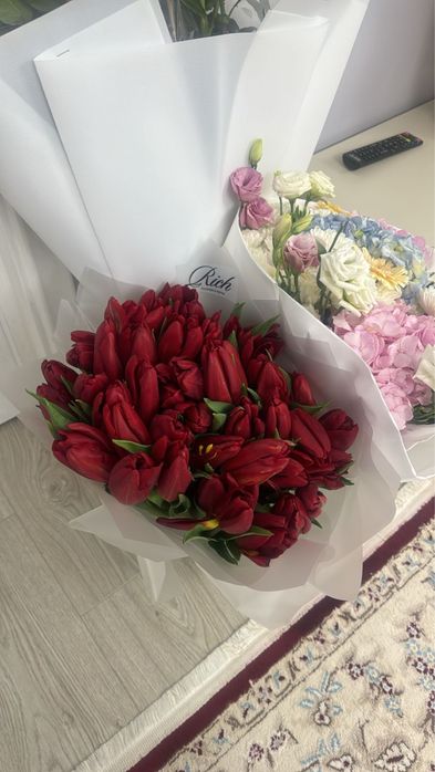 свежие букеты цветов