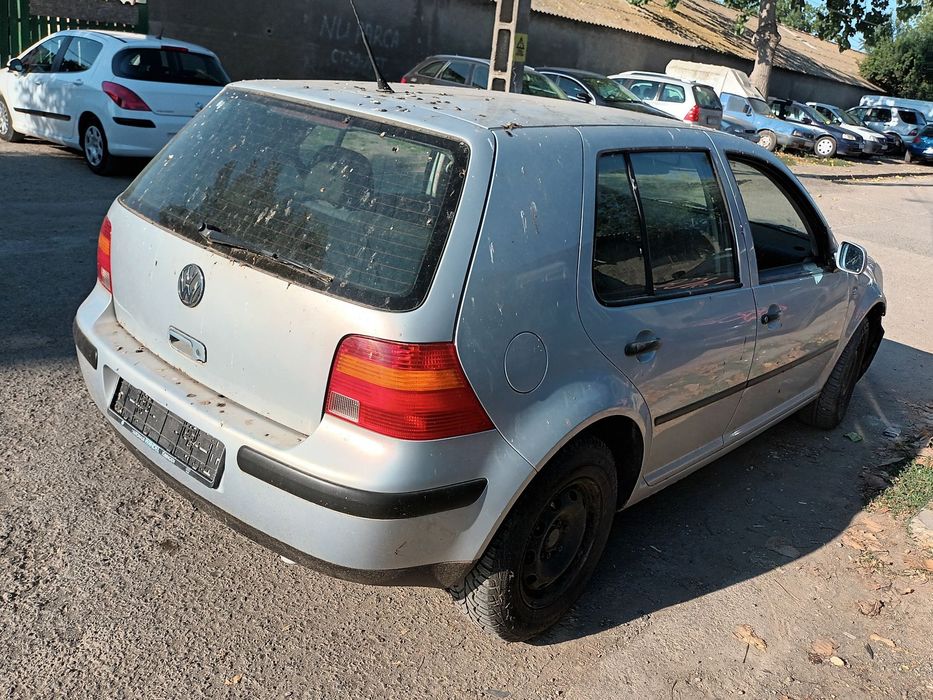 Dezmembrari  VW GOLF 4  1997  > 2006 1.6 16V Benzina