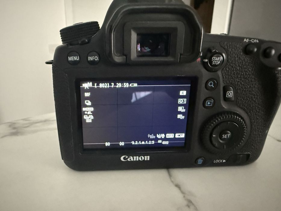 Panasonic GH4 + Canon 6D + 24-105 L + 50mm + Tamron 10-24 + Zeiss 35mm