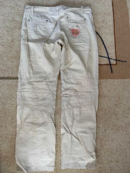 Предлагам почти неносени дрехи, които са с добра кройка и удобен модел