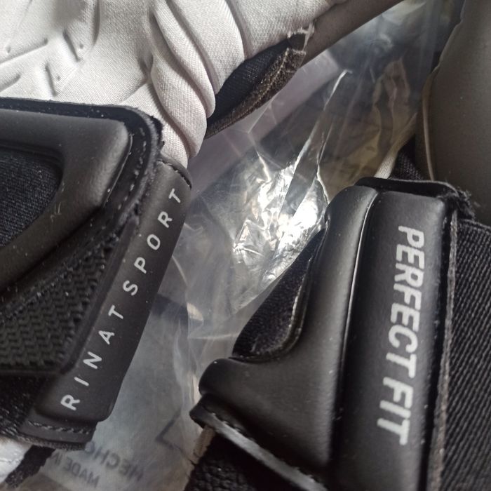 Нови вратарски ръкавици RINAT Kratos Turf 9