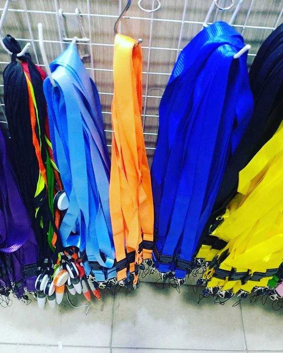 Бейджик B8 (вертикальный ) с лентой (Rangli lentasi bn)