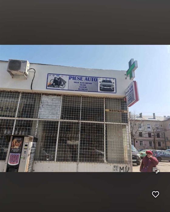 Vând spațiu comercial la piața mică ,strada Epureanu ,între farmacia Hipocrate și Berlin.