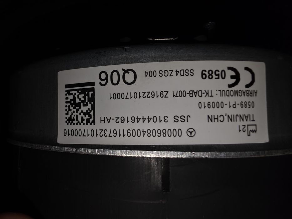 Оригинален AMG волан КАРБОН W213W205W222W167C167X167X290C190W464C217