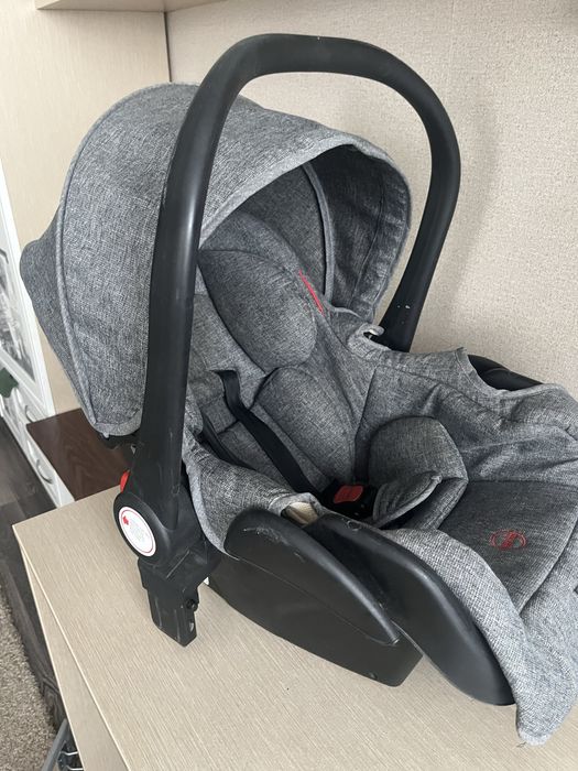 СРОЧНО! ТОРГ! Продам б/у коляску трансформер