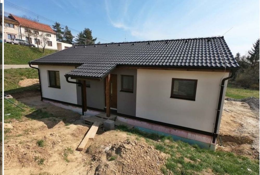 vând case din panouri de locuit