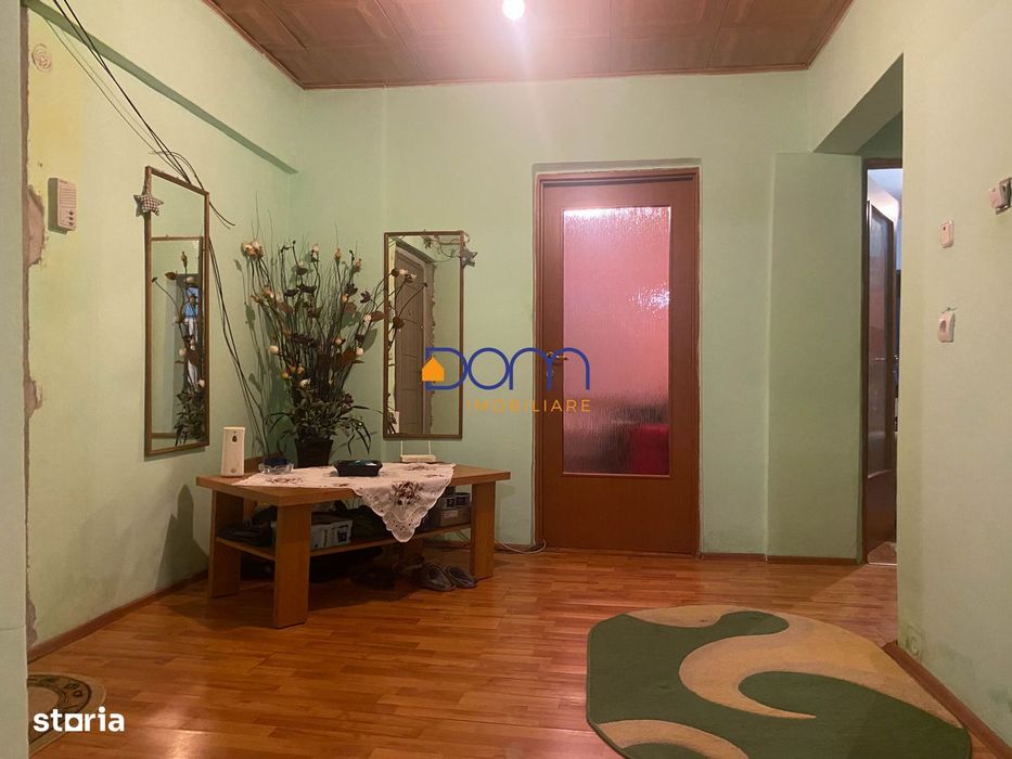 De vanzare apartament spatios 4 camere confort 1