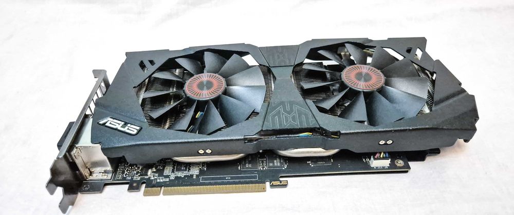 Placă video ASUS GeForce GTX 970 Strix OC 4GB GDDR5 (DirectCU II)
