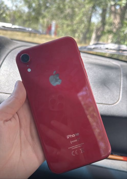 iPhone XR 64 ГБ.