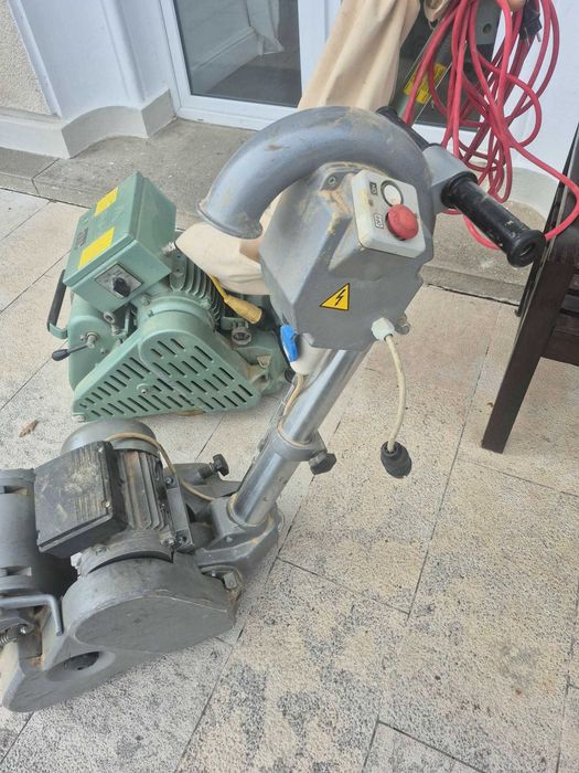 Продавам украинска машина за циклене на паркет
