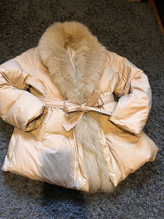 Луксозно дамско яке с естествена яка от лисица – ЧИСТО НОВО (S, екрю)