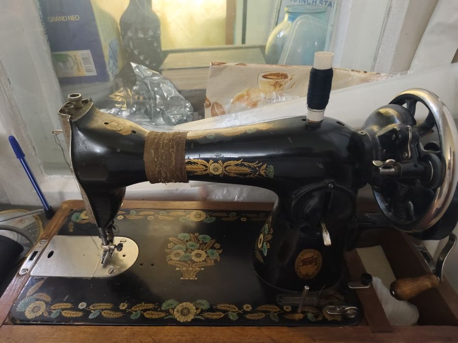 Продается швейная машинка