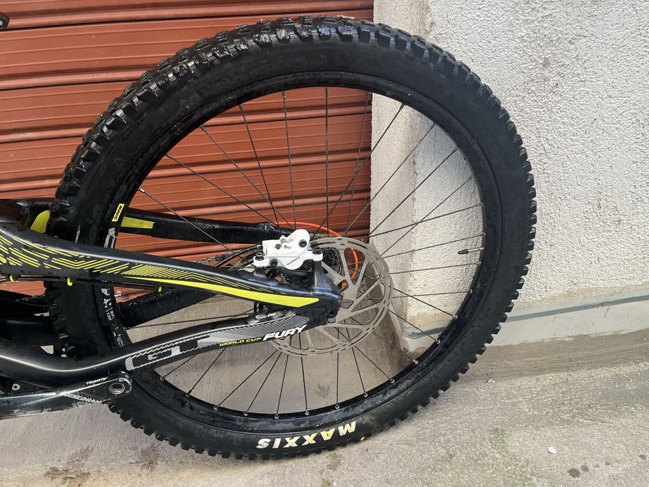 DH Колело GT Fury 27.5 2017 L размер