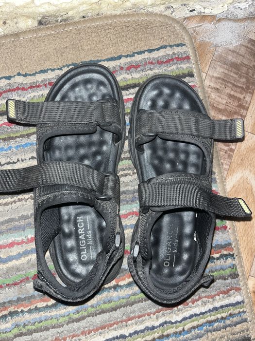 Продам босоножки на мальчика