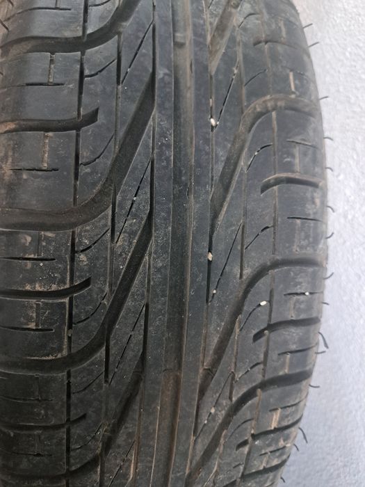 Резервни гуми с крикове ключ кука