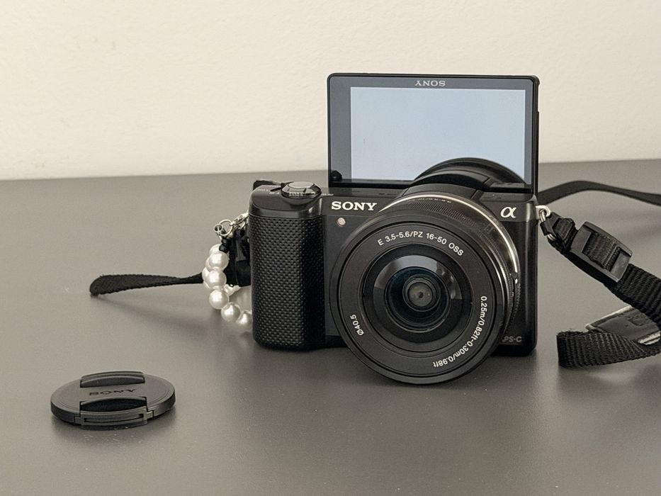 Camera digitala sony a 5000