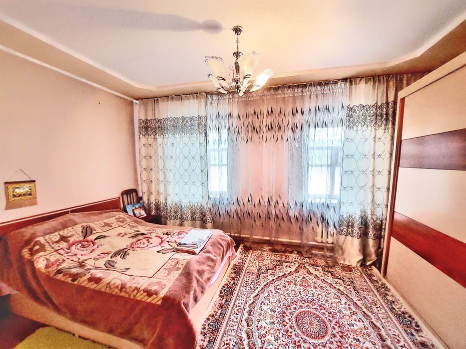 Продается 6-комнатный дом, Центр города