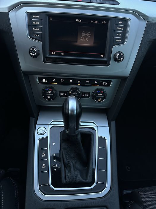 Volkswagen Passat B8 190cp 4motion DSG  Camera Led Keyless