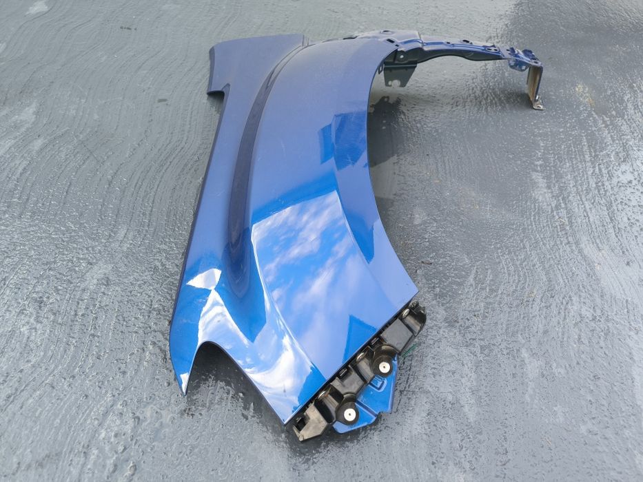 Aripa față stânga Dacia Duster 2 Capitonaj capotă