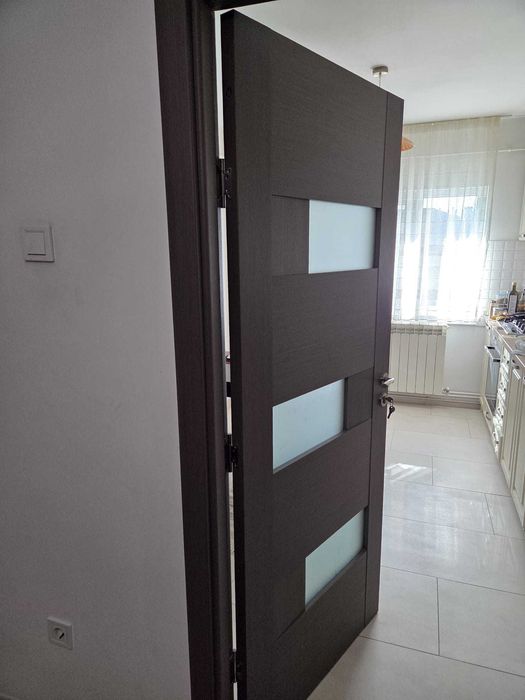 Vand mobila de bucatarie, hol, dormitor copil si living