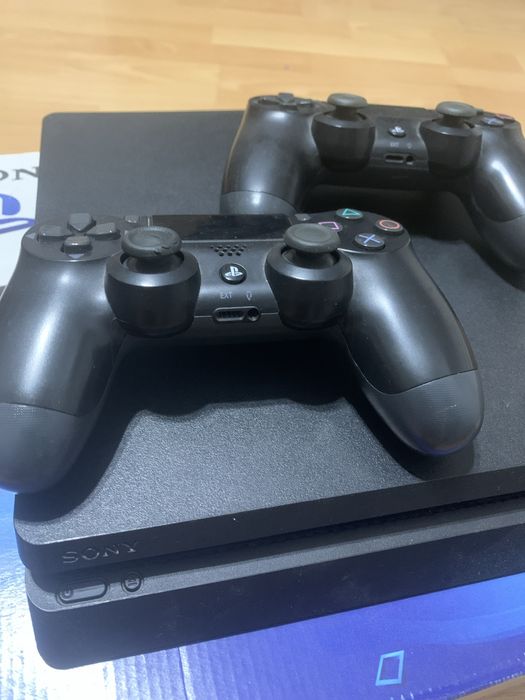 Playstation 4 slim